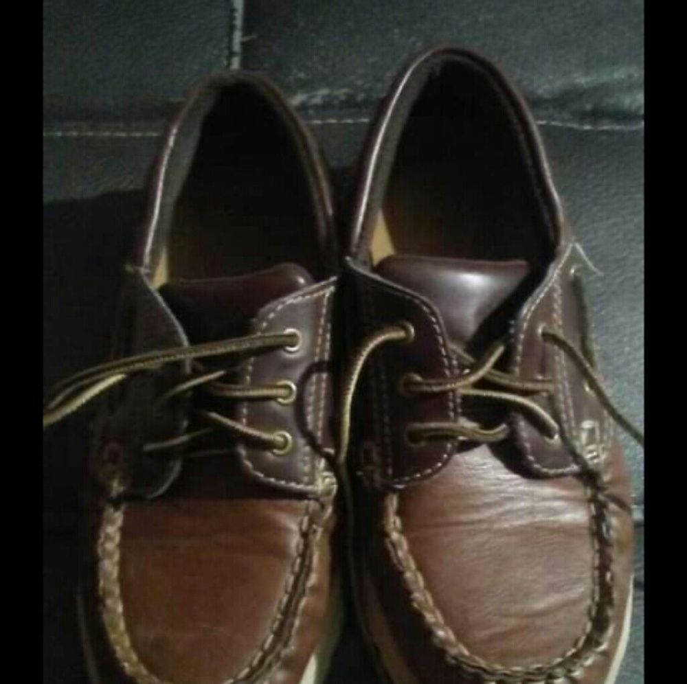 Boys shoes